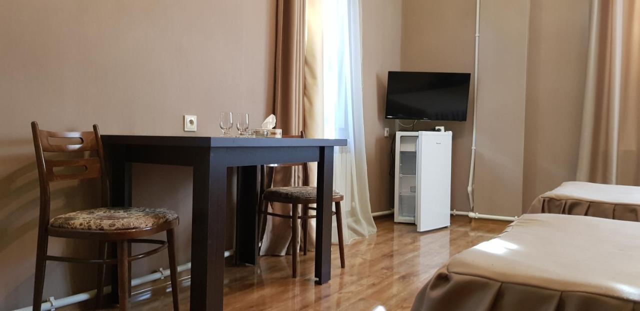 Ruzan Hotel إيجيفان المظهر الخارجي الصورة